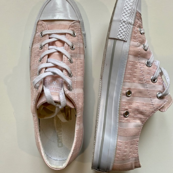 Like new! Converse narrow low tops Blush pink - Picture 2 of 5